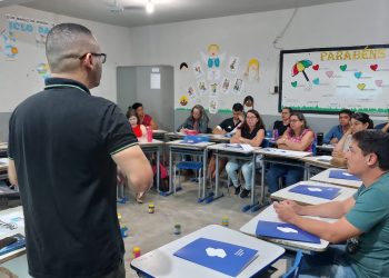 Rede municipal de ensino de Águia Branca promove formação continuada para profissionais da educação infantil