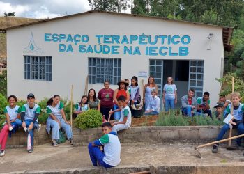 Vila Pavão: Ação conjunta revitaliza Horta Medicinal Municipal e promove educação em saúde