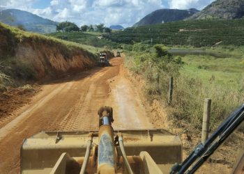 Prefeitura de Águia Branca promove o patrolamento das estradas vicinais do Córrego do São Pedro
