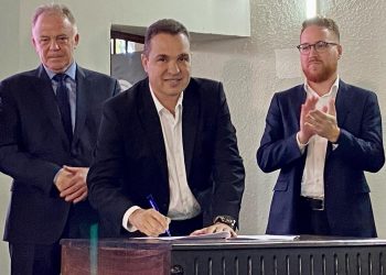 Prefeitos assinam Termo de Ajustamento de Gestão da Educação em busca de qualidade e igualdade no ensino público