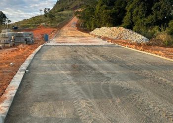 Prefeito Davi Ramos destaca avanço das obras de calçamento na subida do Cruzeiro em Vila Valério