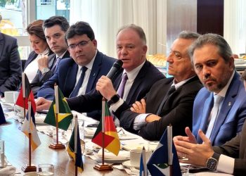 Casagrande se reúne com presidente da Câmara do Deputados para tratar da Reforma Tributária