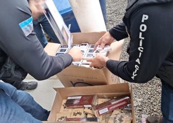 Polícia Civil apreende cigarros contrabandeados e interdita depósito em Linhares