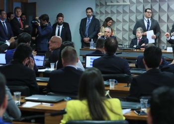 CPMI interroga ex-ajudante de Bolsonaro sobre conspiração golpista