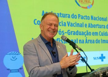 Governo ES - Espírito Santo assina Pacto Nacional pela Consciência Vacinal  