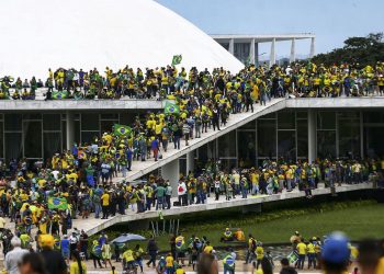 PGR vai ao STF contra lei de Porto Alegre que celebra atos golpistas