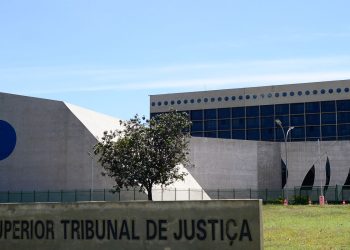 Lula indica dois ministros para o Superior Tribunal de Justiça