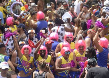 No Rio, carnavalescos debatem crescimento do carnaval de rua no país