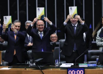 Representantes dos três poderes defendem harmonia institucional