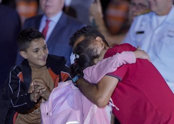 Clima de emoção marcou chegada de brasileiros da Faixa de Gaza