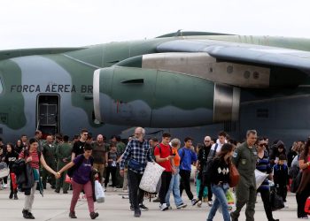 Voo para resgate de mais brasileiros em Gaza decola para o Egito