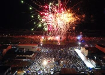 Réveillon em Guriri começa nesta sexta-feira (29), com quatro trios elétricos e show da banda Parangolé