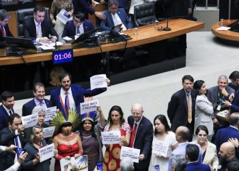 Congresso derruba veto de Lula e mantém marco temporal indígena