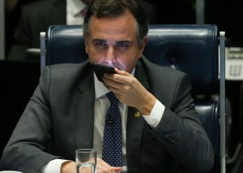 Pacheco pede lista de parlamentares monitorados pela "Abin paralela"
