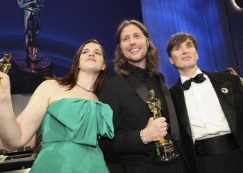 Oppenheimer conquista Oscar de Melhor Filme