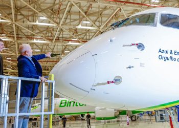Durante visita de Lula, Embraer anuncia investimentos de R$ 2 bilhões
