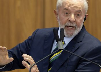 Lula critica impedimento de candidatura da oposição na Venezuela