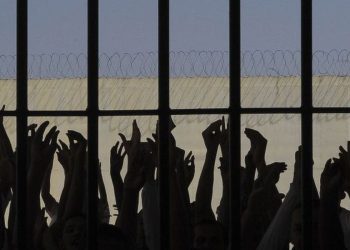 Congresso derruba veto de Lula e volta a proibir "saidinha" de presos