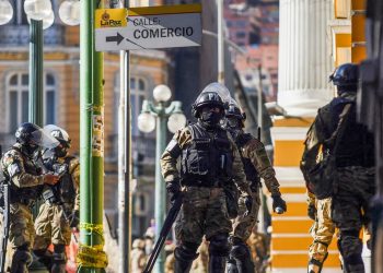 Diante de tentativa de golpe na Bolívia, Arce troca comando militar