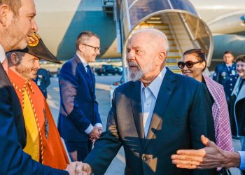 Não há democracia com fome, diz Lula na OIT