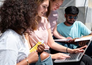 Governo ES - Governo do Estado oferece mais de mil vagas em cursos técnicos nos CEETs