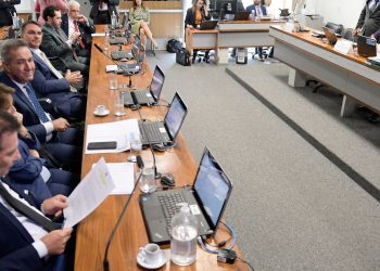 PEC que anistia partidos só deve ser votada em agosto no Senado