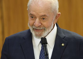 Lula diz que atentado a Trump “empobrece a democracia”