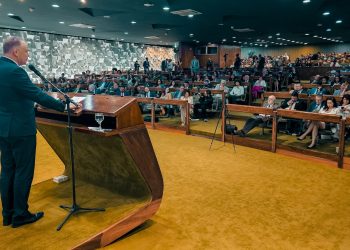 Casagrande participa de evento sobre federalismo climático no País