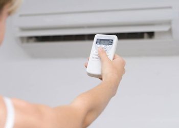 Conta de luz mais cara em agosto: Procon-ES dá dicas para gastar menos