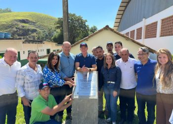 Governador entrega recapeamento de estrada rural em Alto Rio Novo e visita obras da ES-320 em Mantenópolis