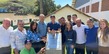 Governador entrega recapeamento de estrada rural em Alto Rio Novo e visita obras da ES-320 em Mantenópolis